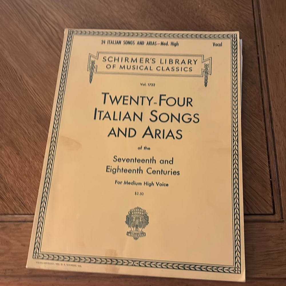 🌿🌼Twenty -Four Italian Songs and Arias for medium high voice